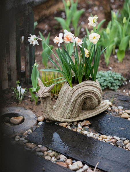 Cute Snail Statues, Garden Animal Statues, Snail Flowerpot for Garden Decoration, Unique Modern Garden Sculptures, Creative Villa Outdoor Gardening Ideas-Art Painting Canvas